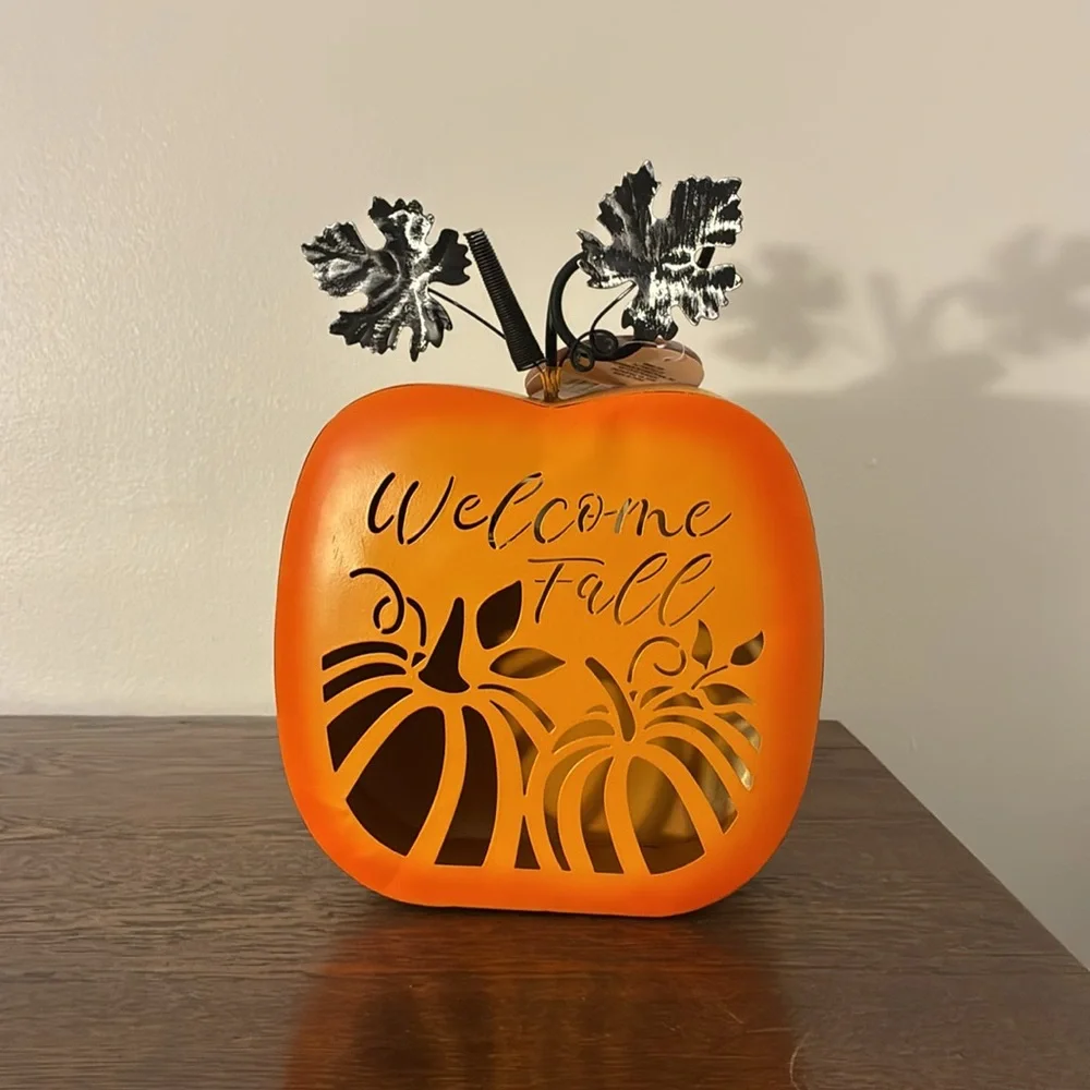 NWT- LED Light Up- Welcome Fall Orange Metal Pumpkin Decoration w/ Metal Leaves